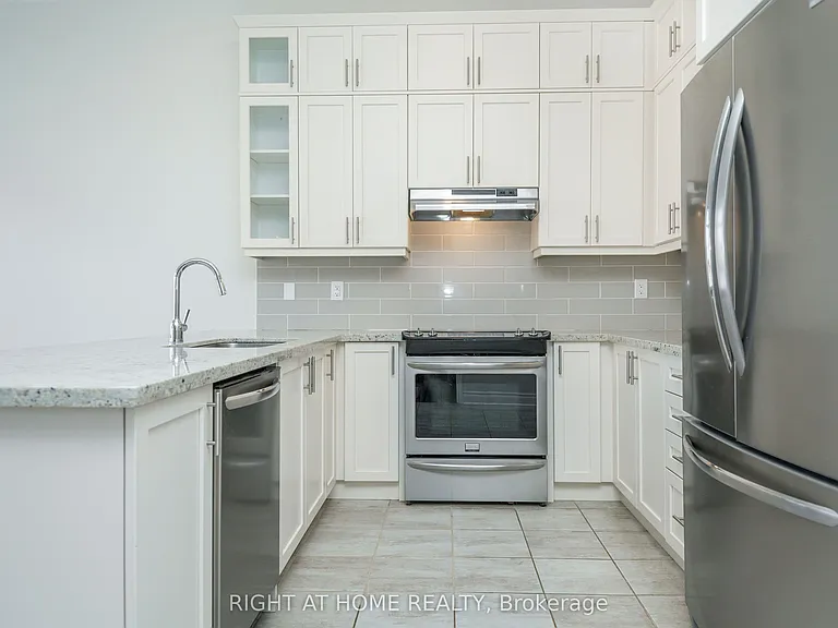 8 Monarch Dr — Photo 15