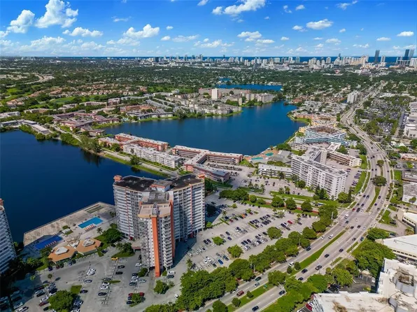 1301 NE Miami Gardens Dr APT 514W, Miami, FL 33179