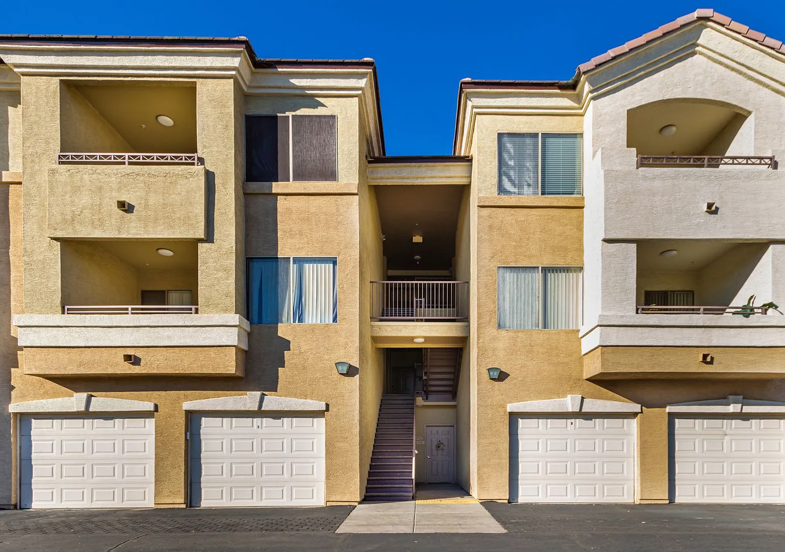 Condo in Union Hills — Photo 1