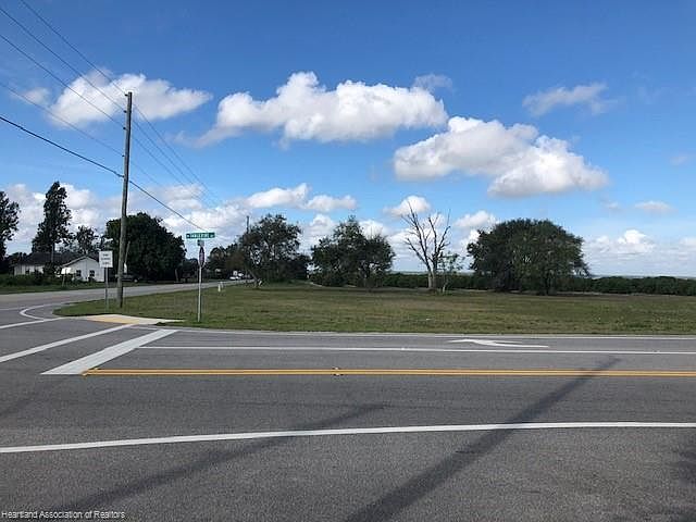 1st image of 605 W Interlake Blvd