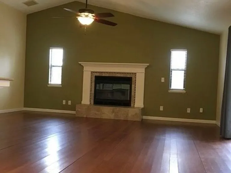 1105 Rebecca Ave — Photo 6
