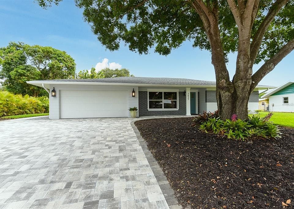 1st image of 2627 Siesta Dr