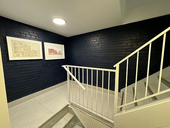 3rd image of 60 Winchester St
