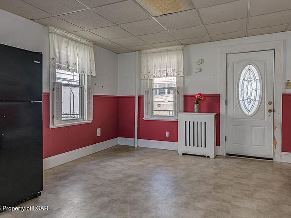 3rd image of 43 Rice Ave
