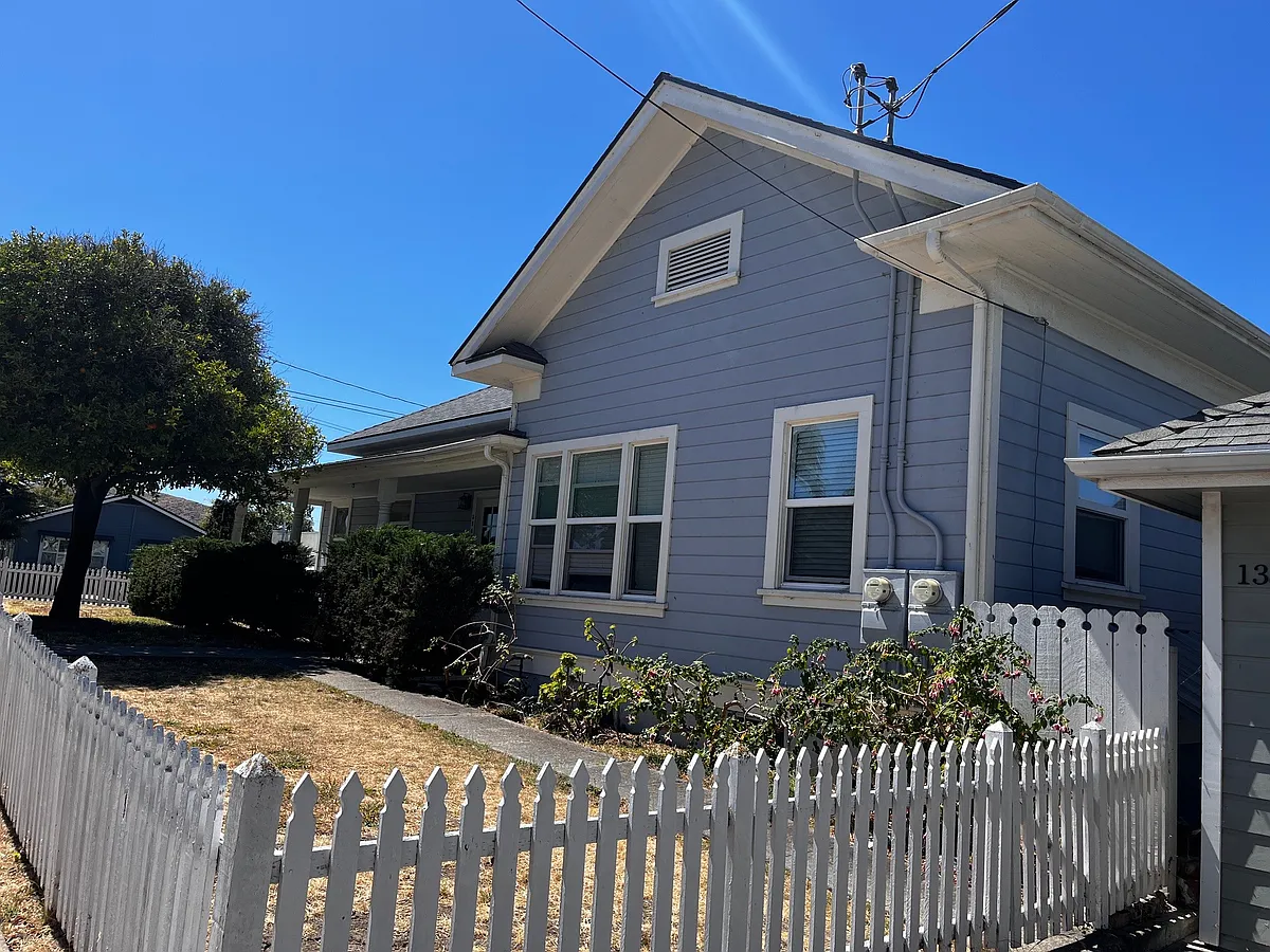 Building Photo - 398 Pismo St