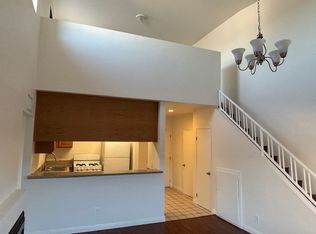 2448 S Barrington Ave #302, Los Angeles, CA 90064