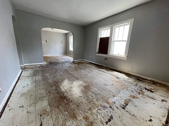5th image of 1222 College St