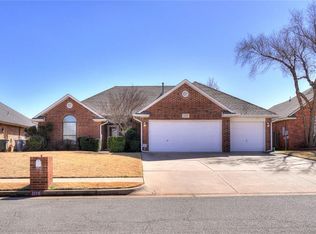 1116 Copperfield Dr, Edmond, OK 73003
