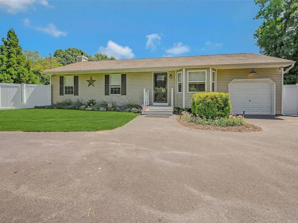 25 Upton Drive, Sound Beach, NY 11789