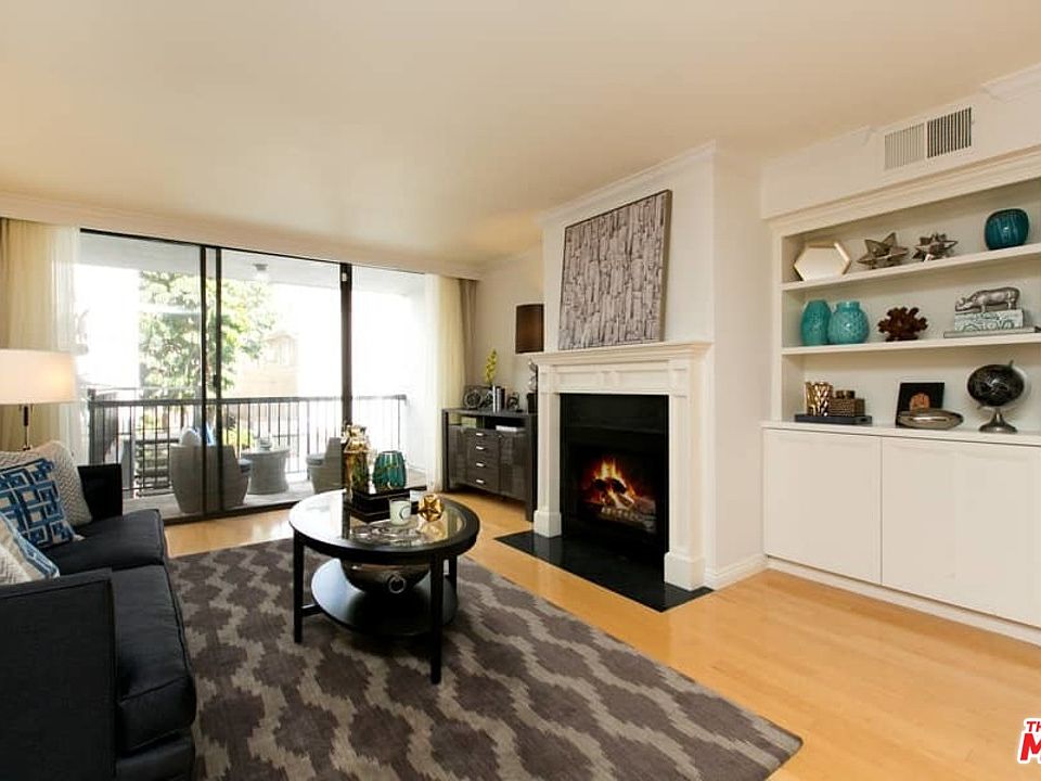1st image of 906 N Doheny Dr APT 314