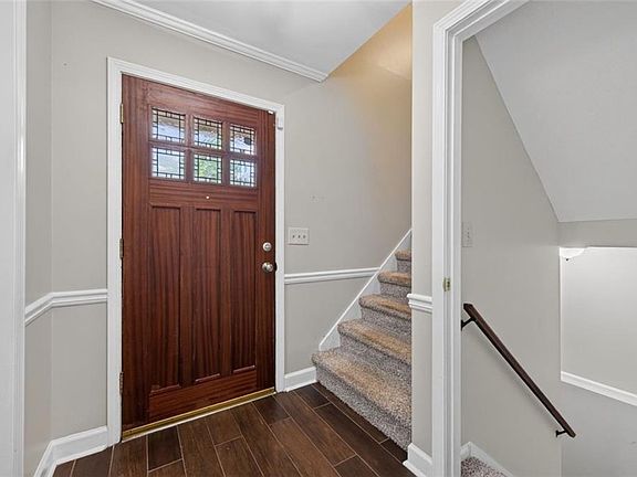 2nd image of 1415 Camden Walk