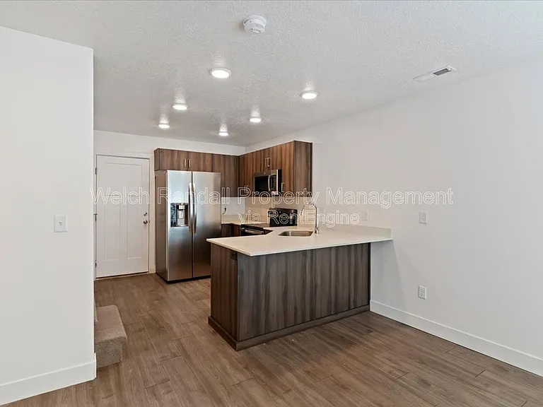 1173 W Shady Brook Ln #11 — Photo 6