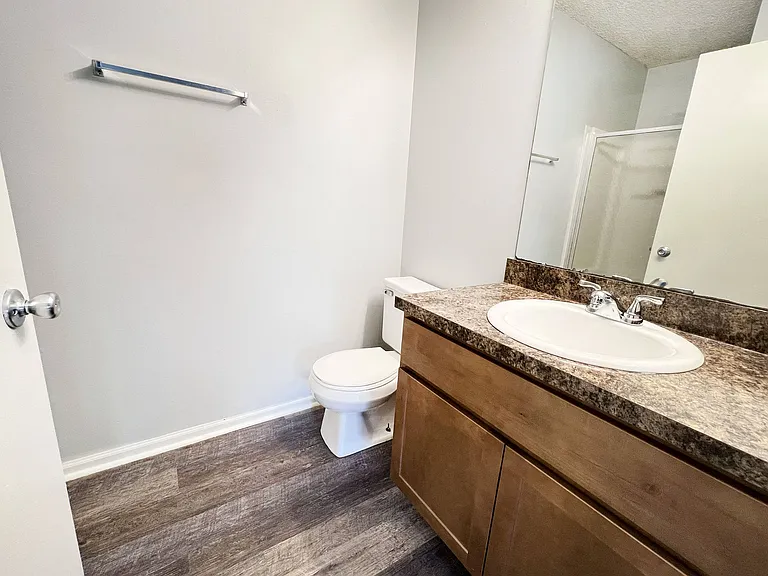 Eagle Crest Apartments — Photo 41