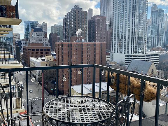 3rd image of 1212 N Lasalle St #1309