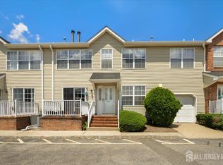 364 Bowler Ct, Piscataway, NJ 08854