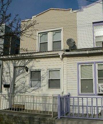 2nd image of 255 N Texas Ave