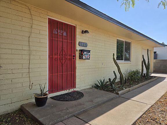 2nd image of 1537 W 1st Pl