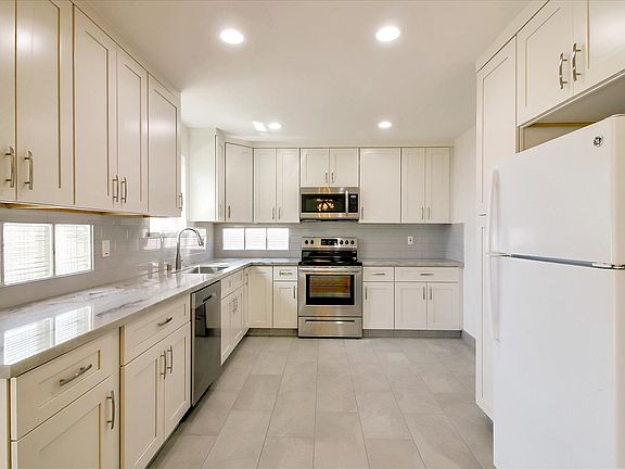 3rd image of 485 Patch Ave