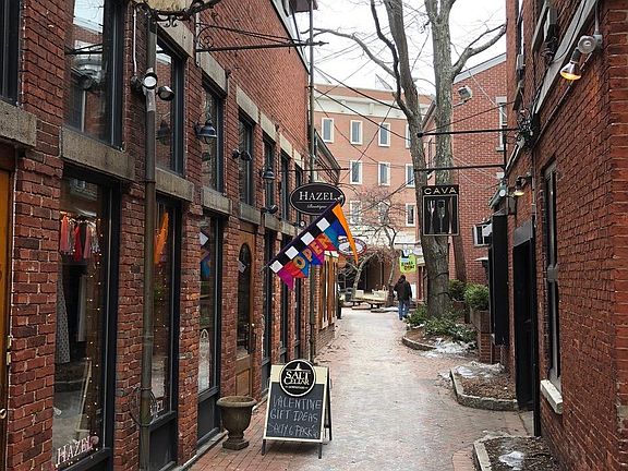 Apartment on this alley on right