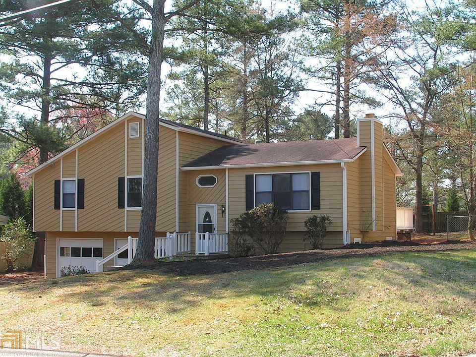 2nd image of 2405 Chancel Cir