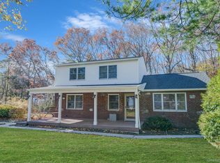 32 Williams Ave, Holtsville, NY 11742