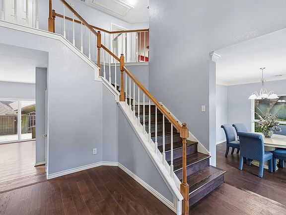 4th image of 1801 Rolling Ridge Dr