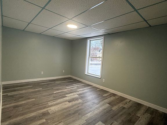 4th image of 112 Newbury St #2