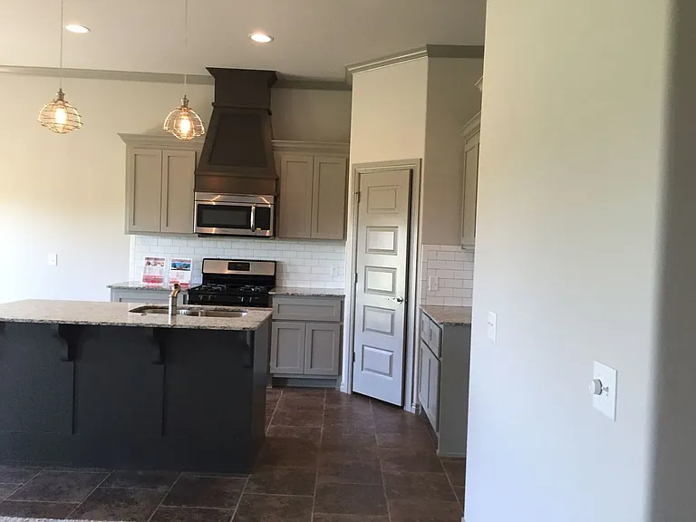 7132 NW 145th St — Photo 3