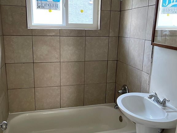 4th image of 50 W Welch Ave APT A