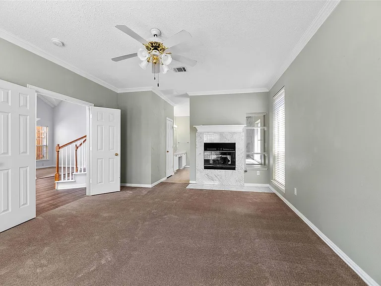 2324 Dyers Oak Dr — Photo 32