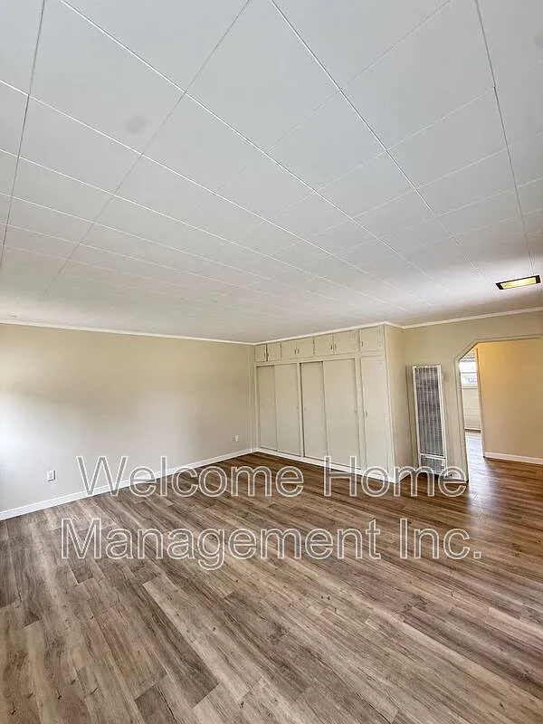 1 bed, 1.0 bath, 900 sqft, $2,400 — Photo 2