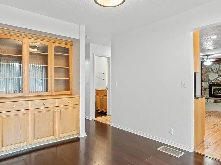 9763 S Sitzmark Dr — Photo 5