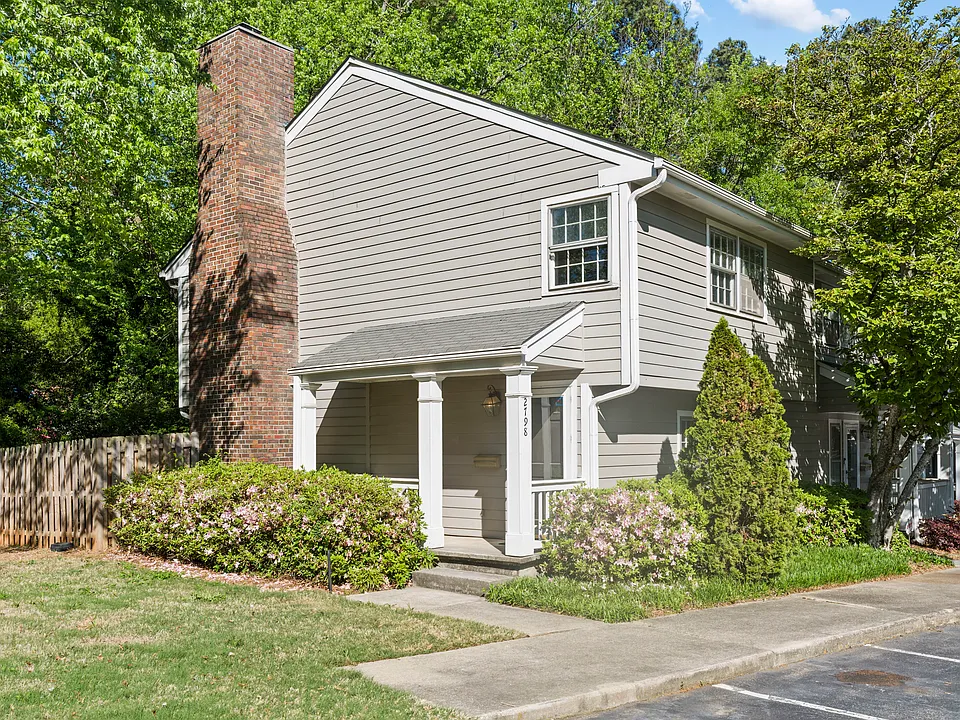 2798 Farmstead Rd SE