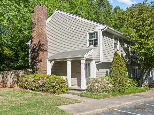 2798 Farmstead Rd SE, Smyrna, GA 30080