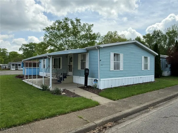 218 Shel Mar Dr SE, New Philadelphia, OH 44663