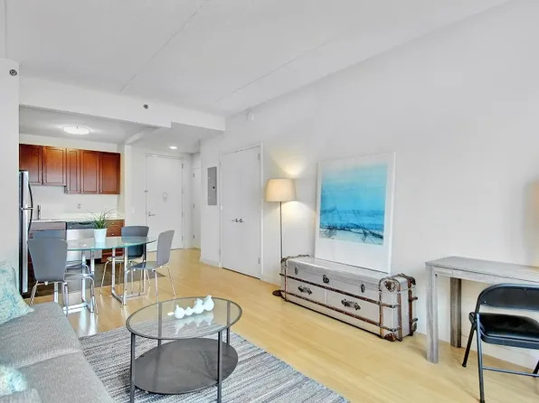 373 Wythe Avenue image 2 of 11