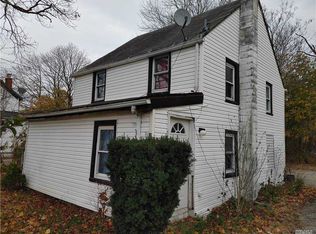 62 Old Quogue Rd, Riverhead, NY 11901