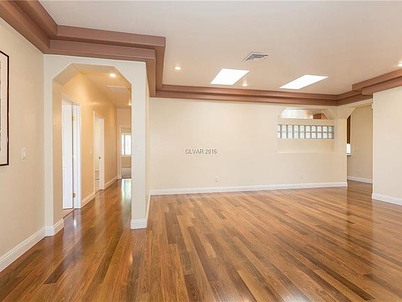 4th image of 5616 Burdel St