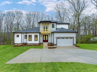 93 Trotters Cir, Estill Springs, TN 37330