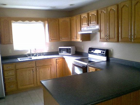 5th image of 126 Melvina Dr