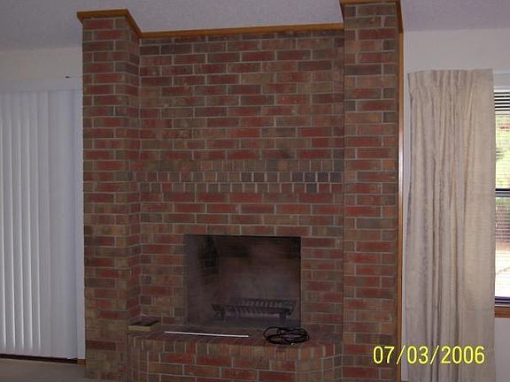 4th image of 3401 Cedarhill Dr