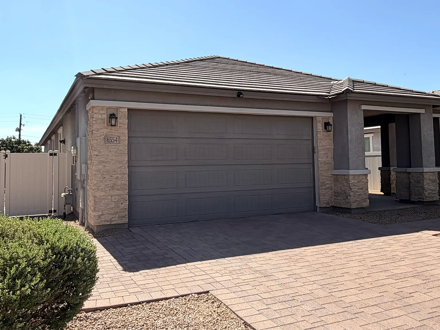 4 bed, 1880 sqft, $2,545 — Photo 2