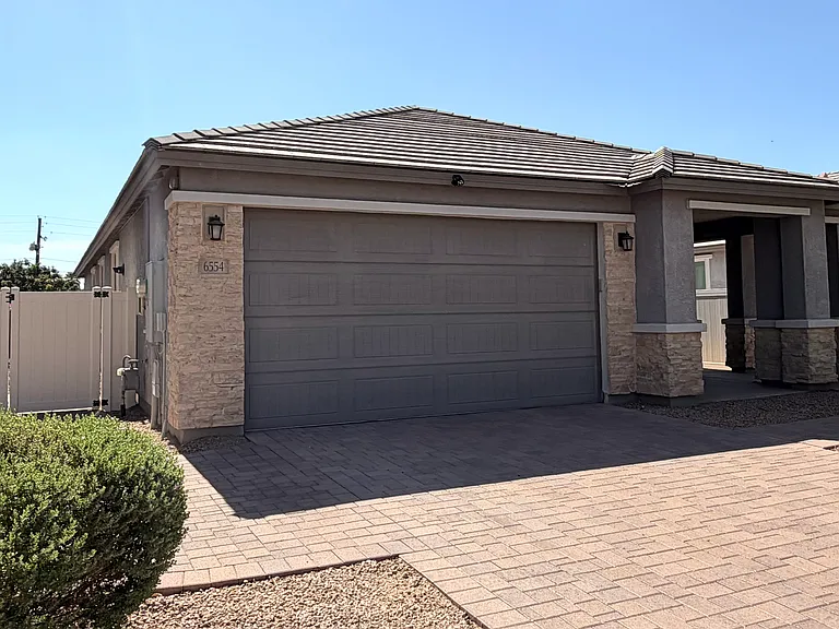 6554 S 24th Pl — Photo 2