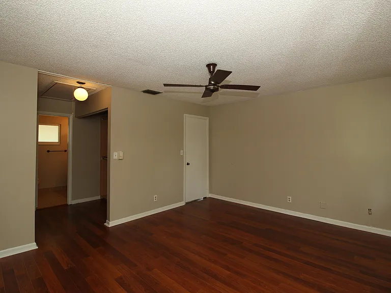 8321 SW 39th Ct — Photo 27