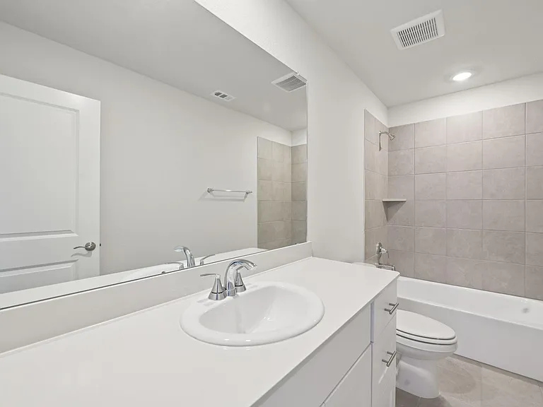 717 Leavenworth Dr — Photo 27