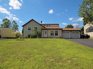 51 Battle Green Dr, Rochester, NY 14624
