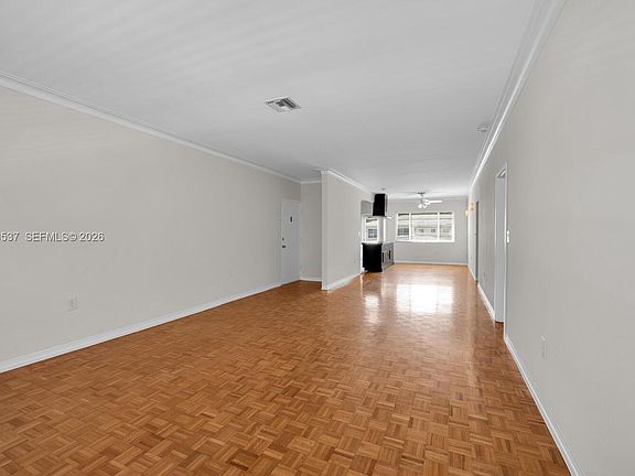 4th image of 940 Sevilla Ave #206