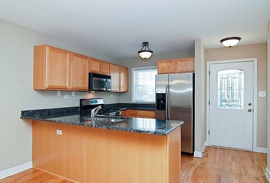 Kitchen, Stainless Steel Appliances with Granite Counter Top