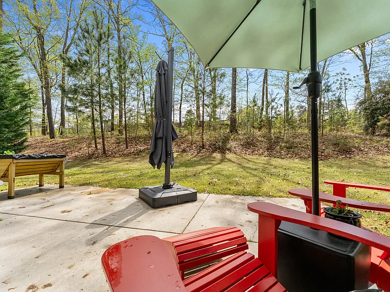 155 Devon Cir — Photo 10