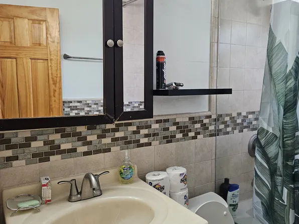 84-17 Chapin Parkway image 16 of 31